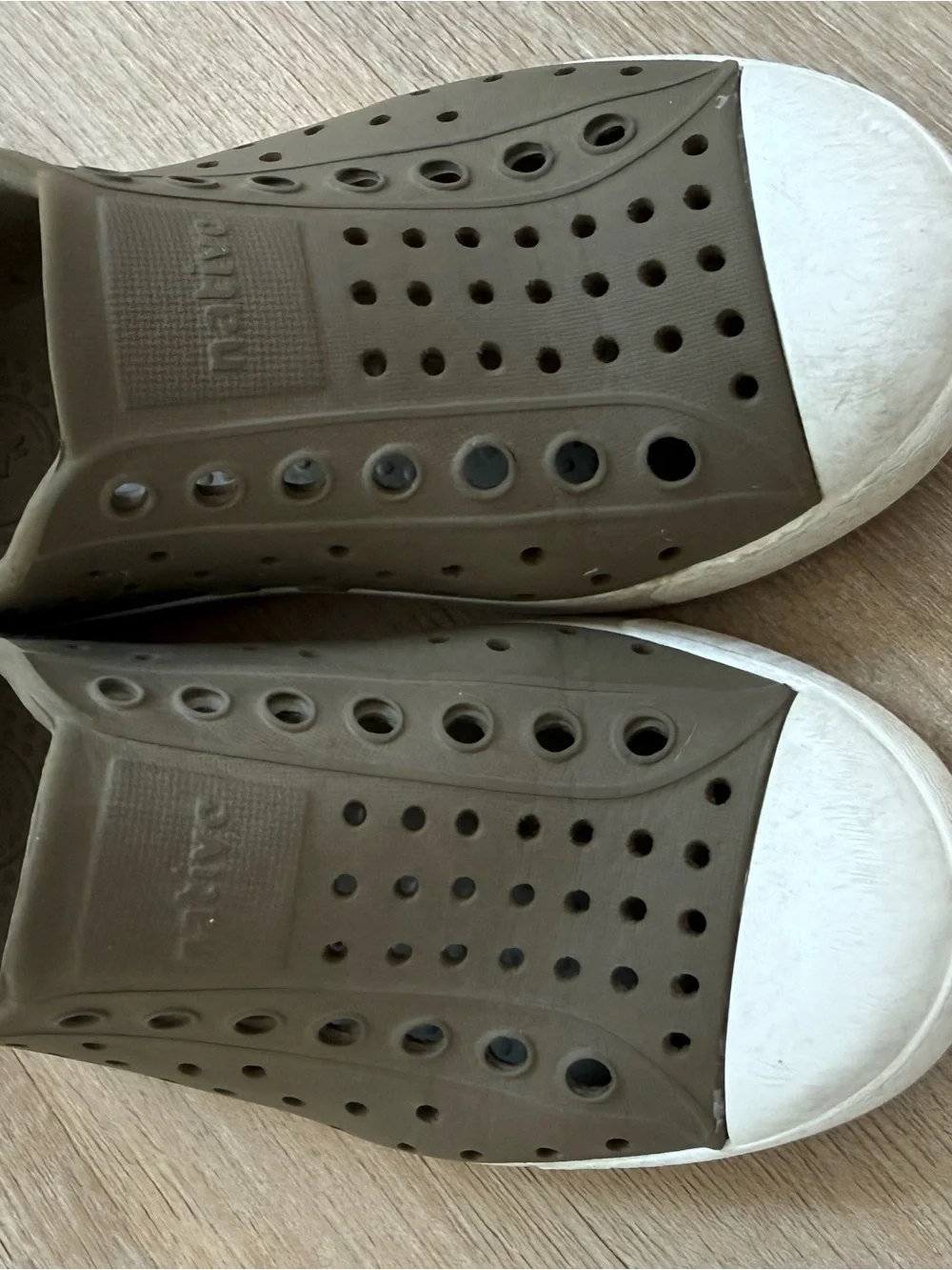 Native Kids Jefferson Slip-On Water Shoes in Olive and White. Size C10